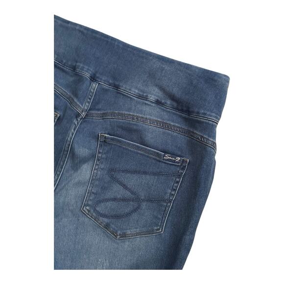 SEVEN 7 Womens Plus Size 14W Pull On Cropped Capri Tummy Toner Blue Jeans - Picture 3 of 6